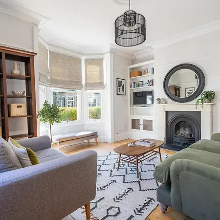 21 Scarcroft Road 度假居 *