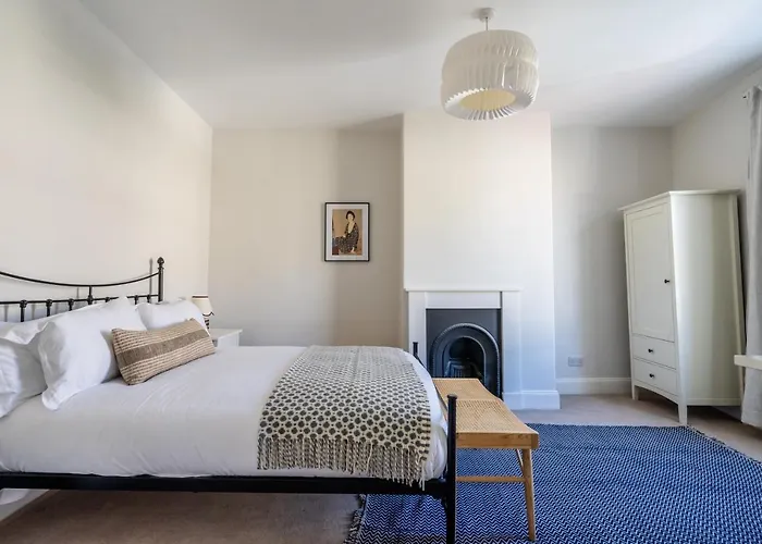 21 Scarcroft Road * York