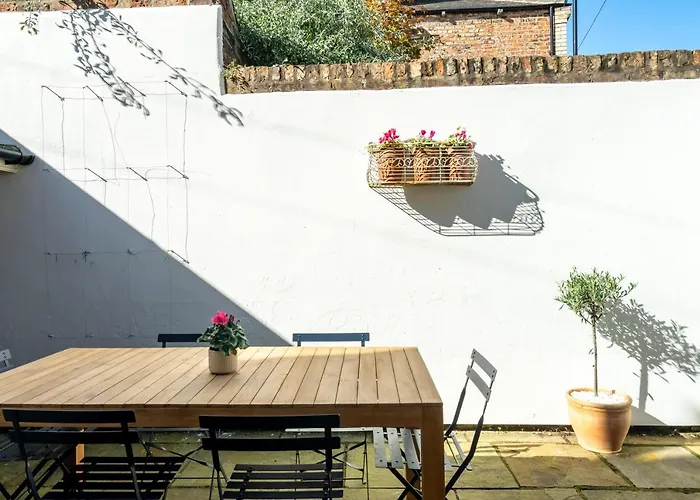 Holiday home 21 Scarcroft Road